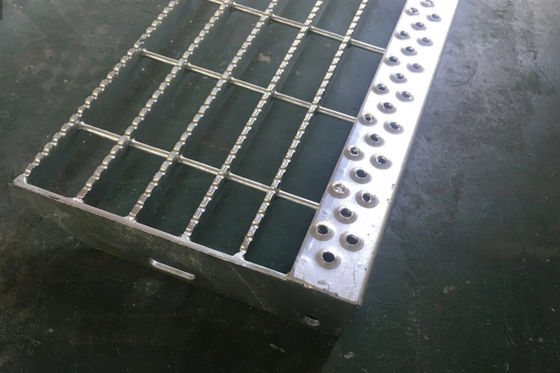 4mm Bearing Bar And Cross Bar Thickness Steel Walkway Grating For Stair Tread