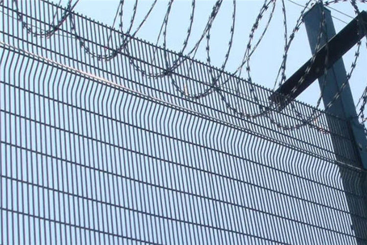 1.8 m Hot Dipped Galvanized Welded Wire Mesh Fence Panel PVC Coated Green Fence Panels Top With Barbed Wire